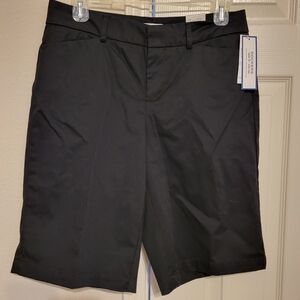 Dockers "Ideal Fit"  Black Dress Shorts Women's Size 6